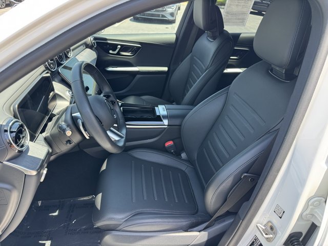 Used 2025 Mercedes-Benz GLC 300 4MATIC image 16