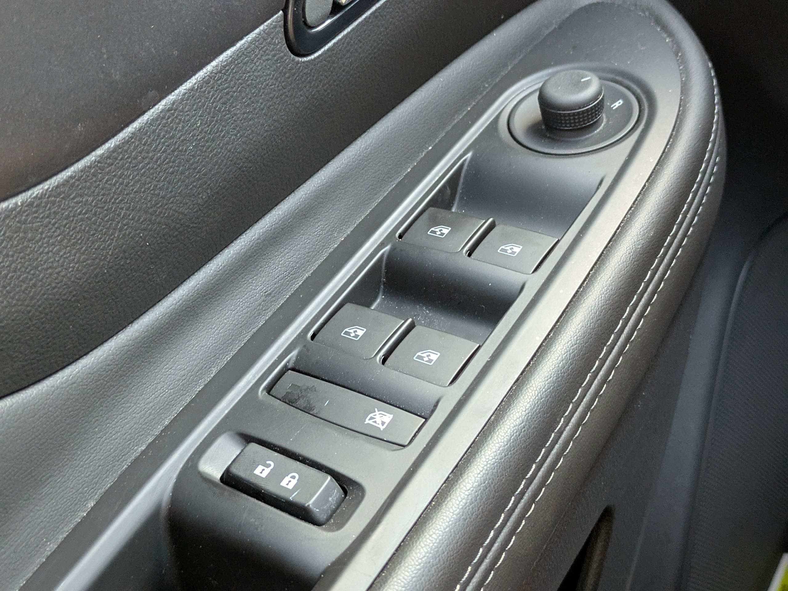 Used 2022 Buick Encore Preferred w/ Safety Package image 35