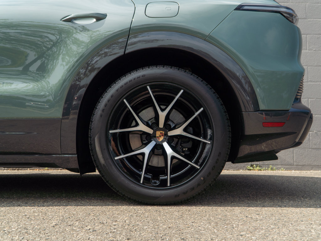 New 2026 Porsche Cayenne Electric AWD/4WD image 13