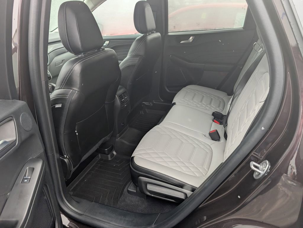 Used 2023 Ford Escape Platinum w/ Premium Technology Package image 8