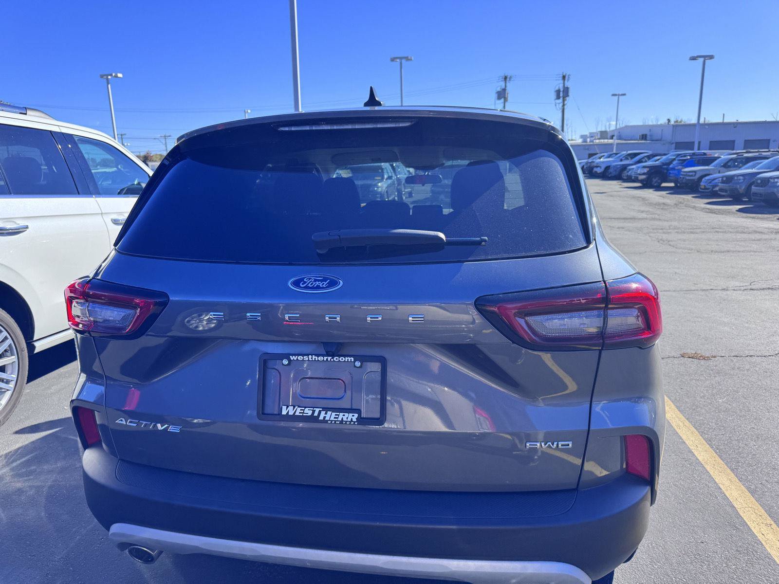 Used 2023 Ford Escape Active AWD/4WD image 5