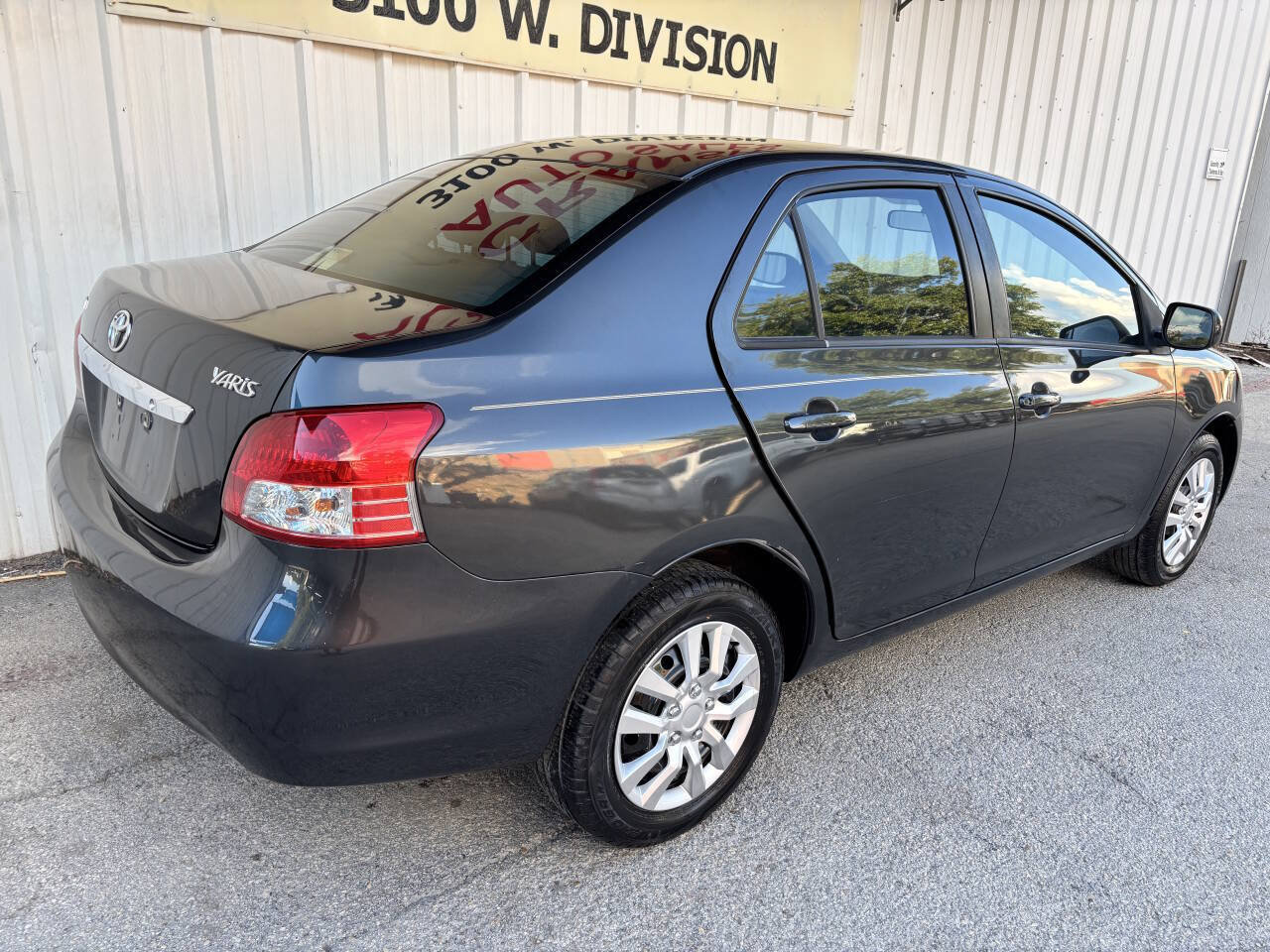 Used 2007 Toyota Yaris Sedan FWD image 3