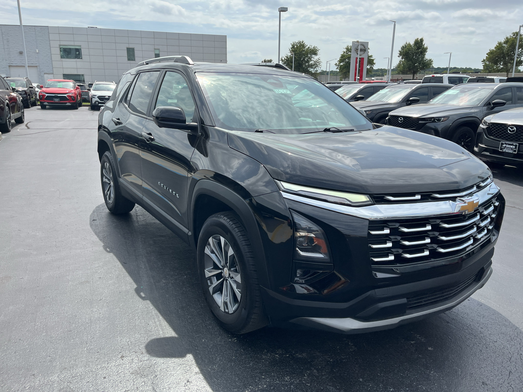Used 2025 Chevrolet Equinox LT w/ Convenience Package II AWD/4WD image 6
