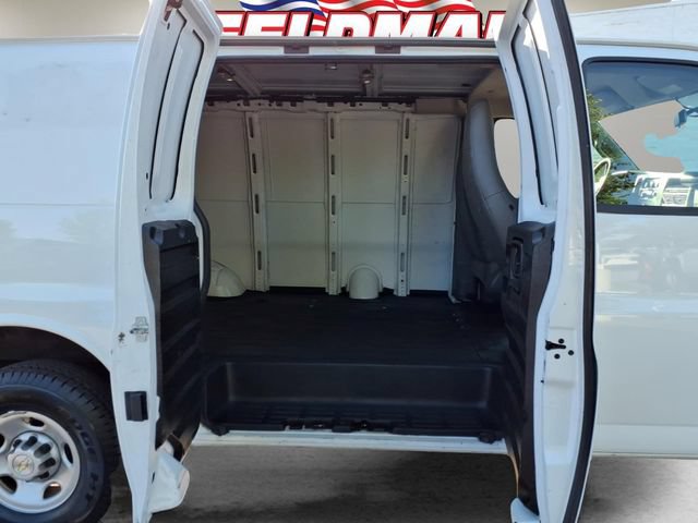 Used 2024 Chevrolet Express 2500 w/ Driver Convenience Package RWD image 9