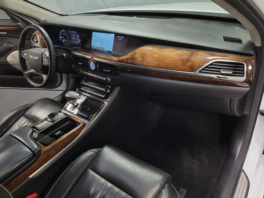 Used 2017 Genesis G90 3.3T Premium RWD image 23