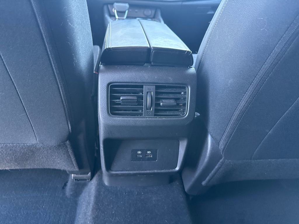 Used 2023 Nissan Rogue SV image 30