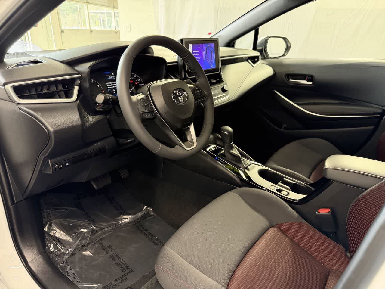 Used 2024 Toyota Corolla SE FWD image 9