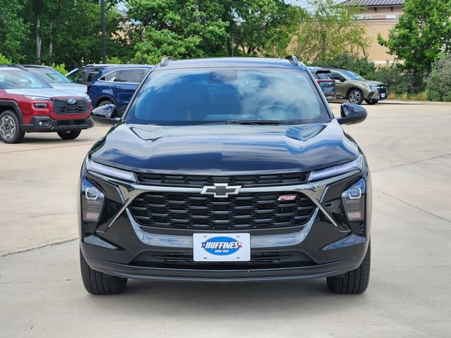 Used 2025 Chevrolet Trax RS w/ Sunroof Package FWD image 2