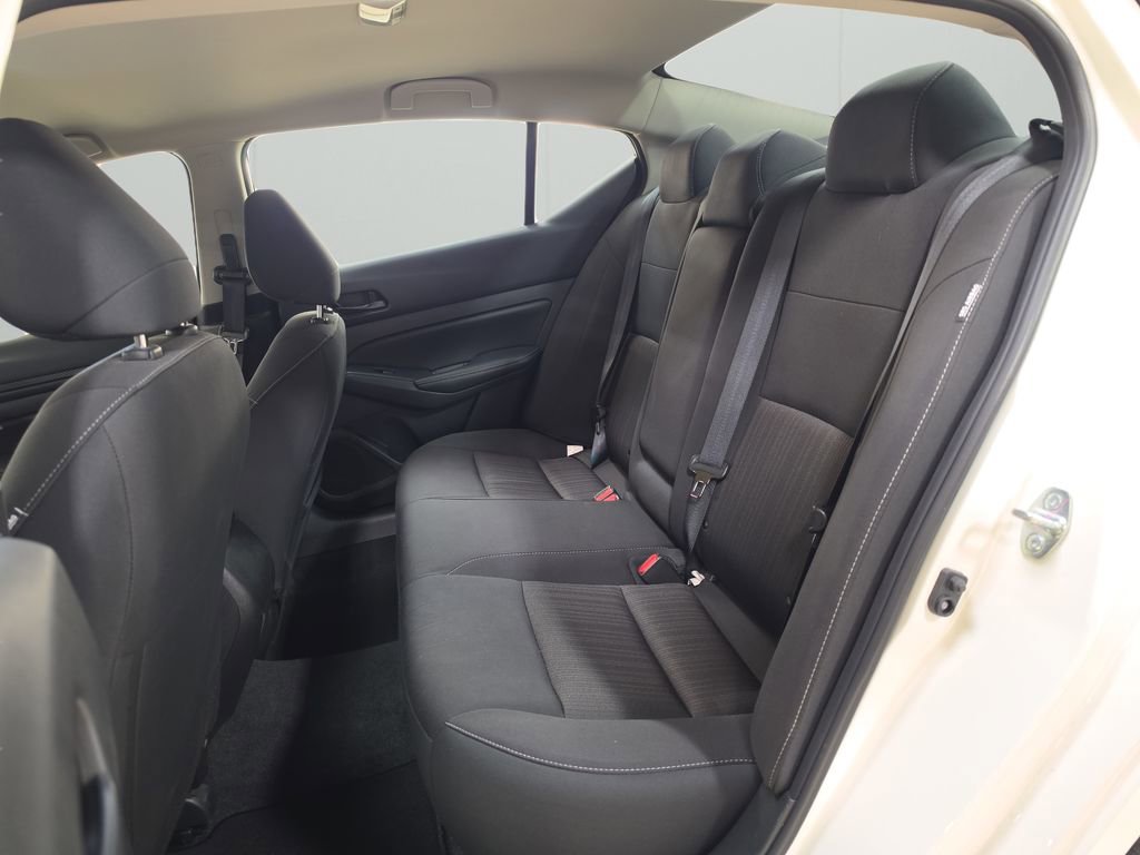 Used 2025 Nissan Altima 2.5 SV FWD image 14