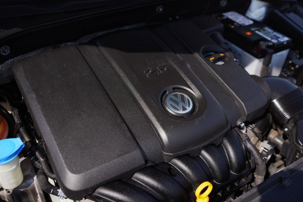 Used 2012 Volkswagen Passat 2.5 SE image 33