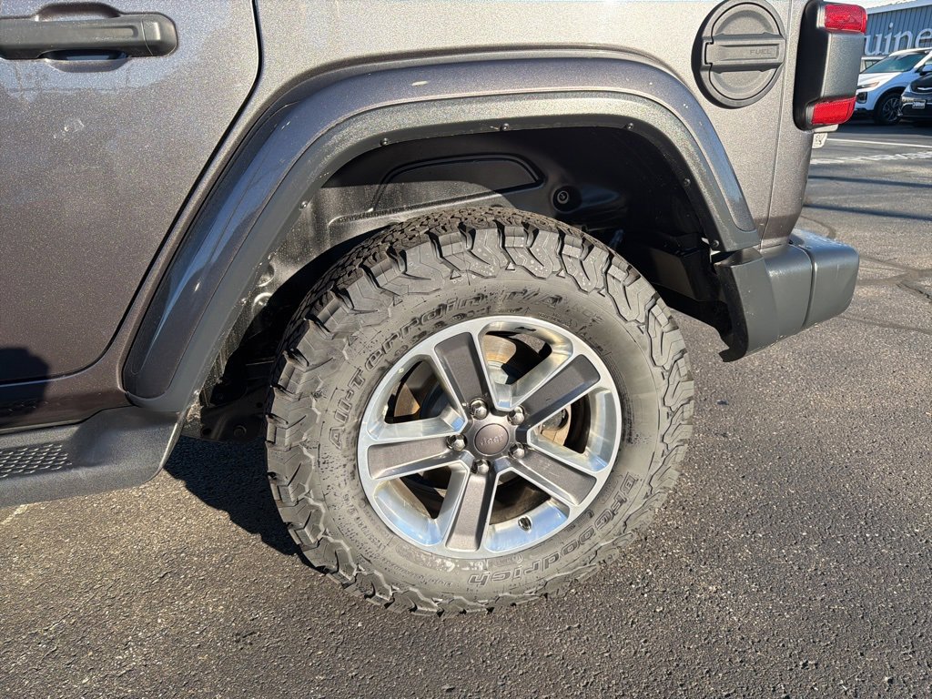 Used 2018 Jeep Wrangler Unlimited Sahara image 12