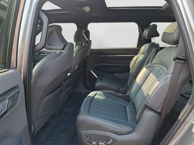 Used 2024 Kia EV9 GT-Line AWD/4WD image 12