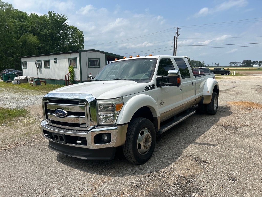 Used 2011 Ford F450 Lariat w/ Lariat Ultimate Pkg AWD/4WD image 3