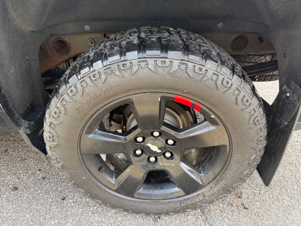 Used 2017 Chevrolet Silverado 1500 LTZ Z71 w/ Redline Edition image 9