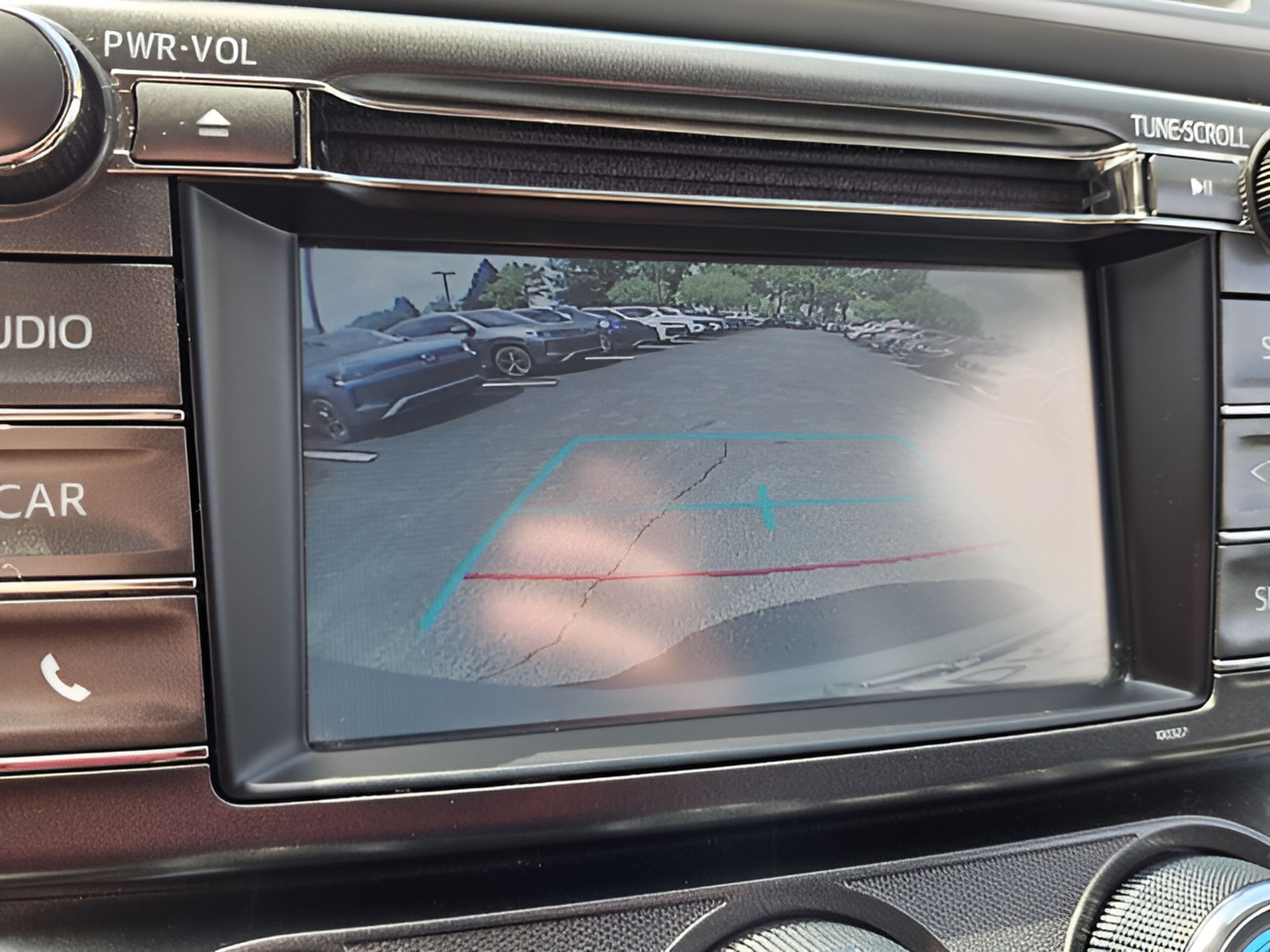 Used 2015 Toyota RAV4 LE FWD image 17