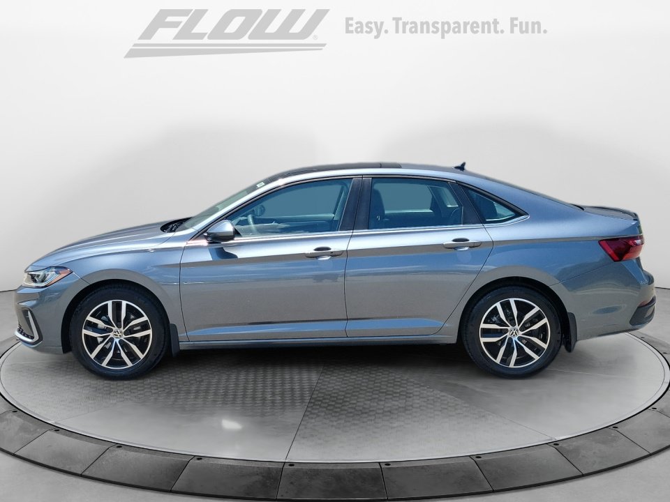 New 2026 Volkswagen Jetta SE FWD image 4