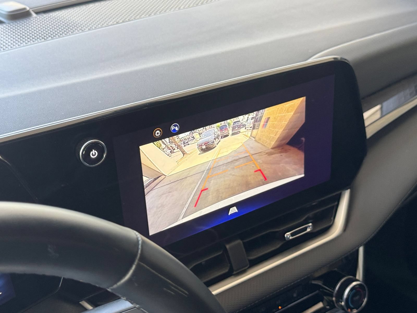Used 2025 Chevrolet Equinox LT FWD image 24