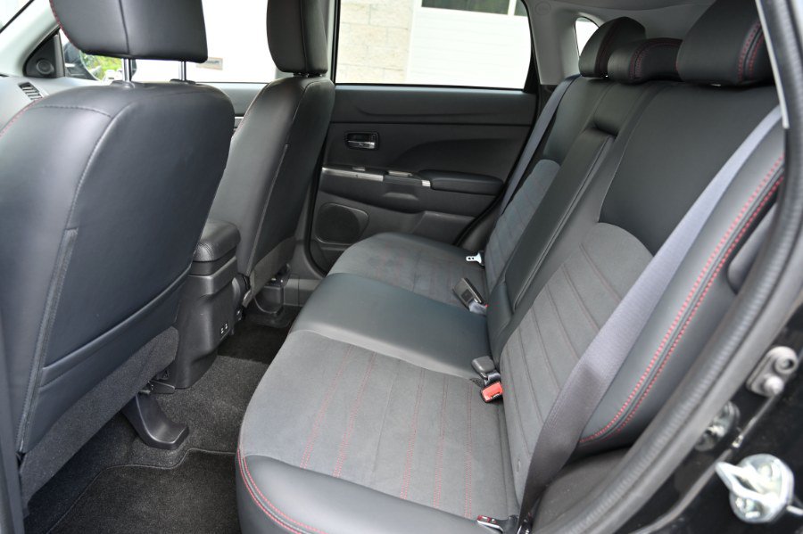 Used 2026 Mitsubishi Outlander Sport SE AWD/4WD image 15
