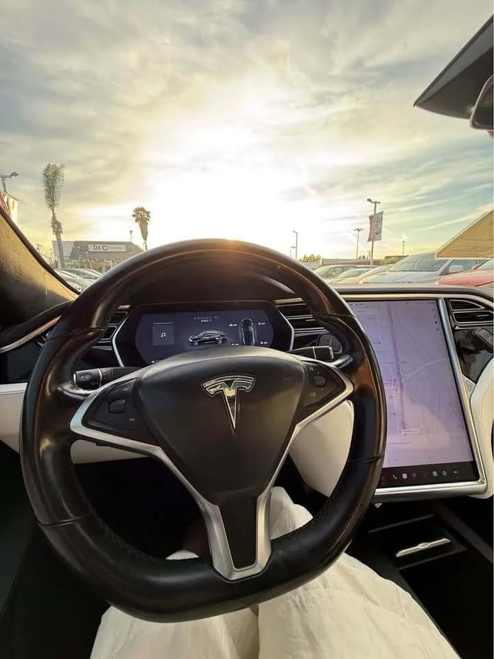 Used 2017 Tesla Model S 100D AWD/4WD image 5
