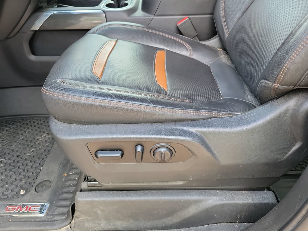 Used 2021 GMC Sierra 1500 AT4 w/ AT4 Value Package AWD/4WD image 12