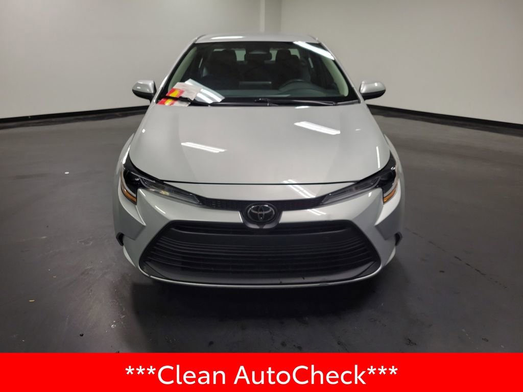 Used 2024 Toyota Corolla LE FWD image 3