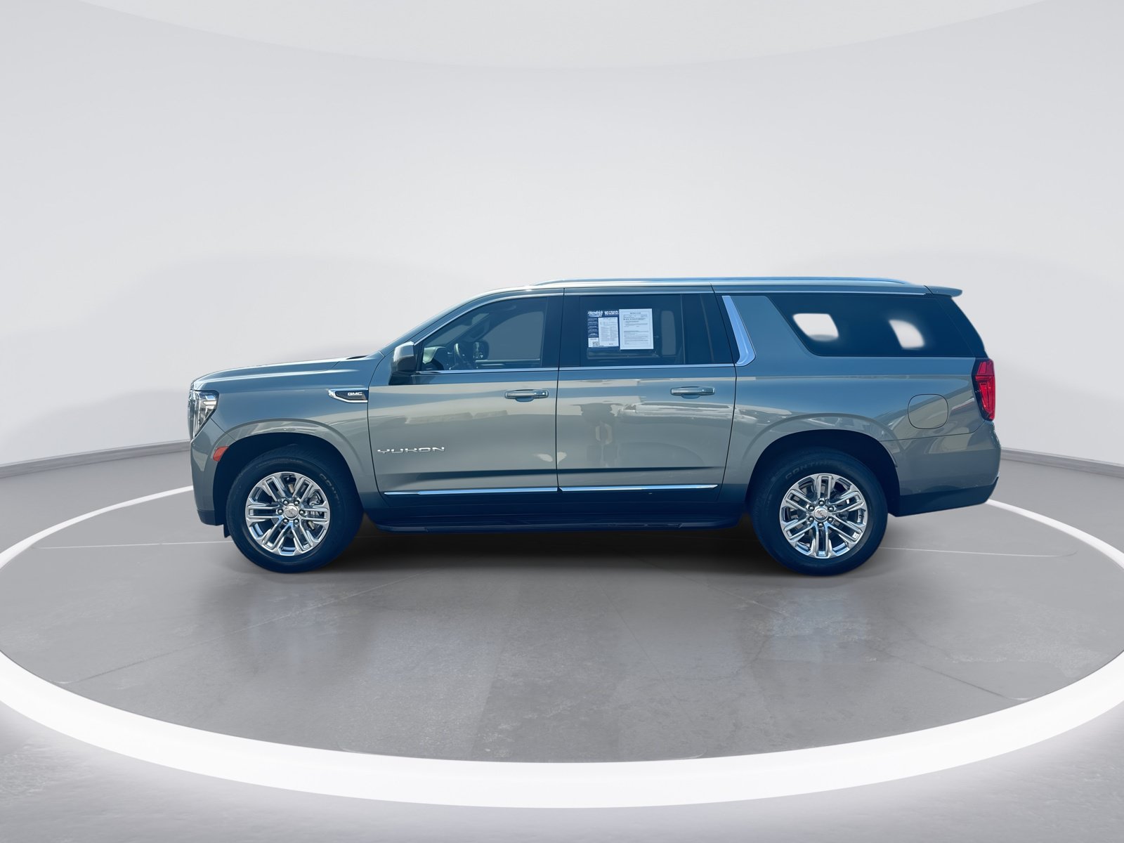 Used 2024 GMC Yukon XL SLT RWD image 6