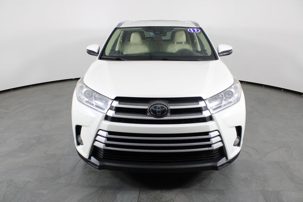 Used 2017 Toyota Highlander XLE FWD image 12