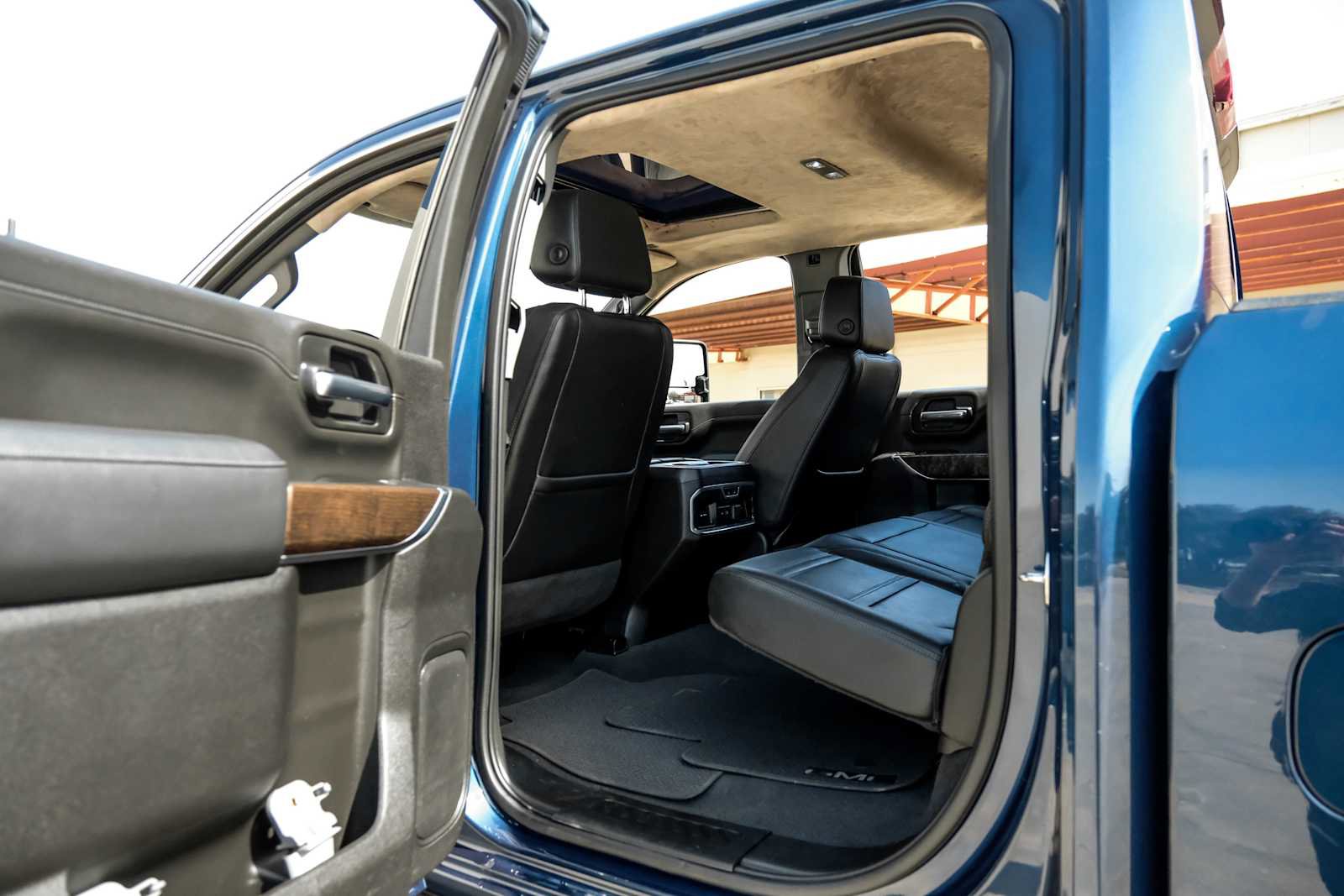 Used 2023 GMC Sierra 2500 Denali w/ Denali Ultimate Package image 41