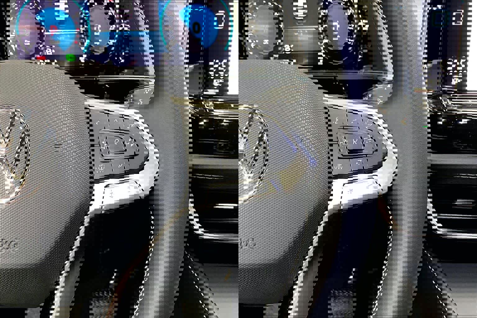 New 2026 Volkswagen Atlas Cross Sport SE image 18