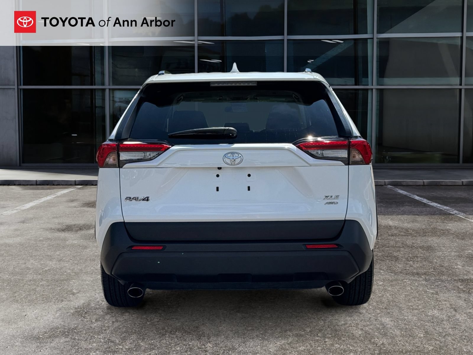 Used 2025 Toyota RAV4 XLE AWD/4WD image 9
