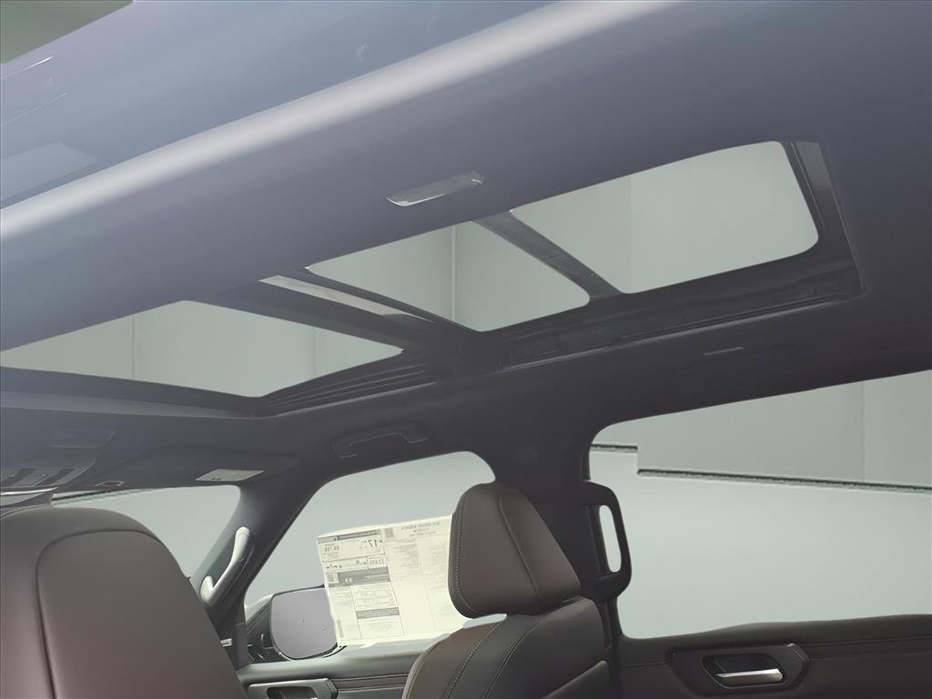 New 2026 Nissan Armada Platinum image 9