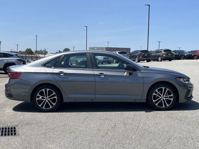 Used 2025 Volkswagen Jetta Sport FWD image 14