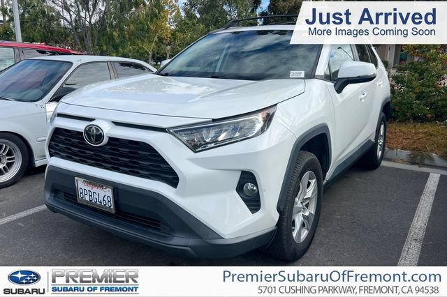Used 2019 Toyota RAV4 XLE w/ Convenience Package FWD image 1