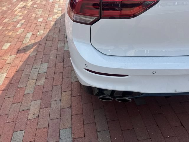 Used 2024 Volkswagen Golf R AWD/4WD image 8