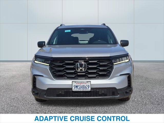 Certified 2025 Honda Pilot Sport image 3