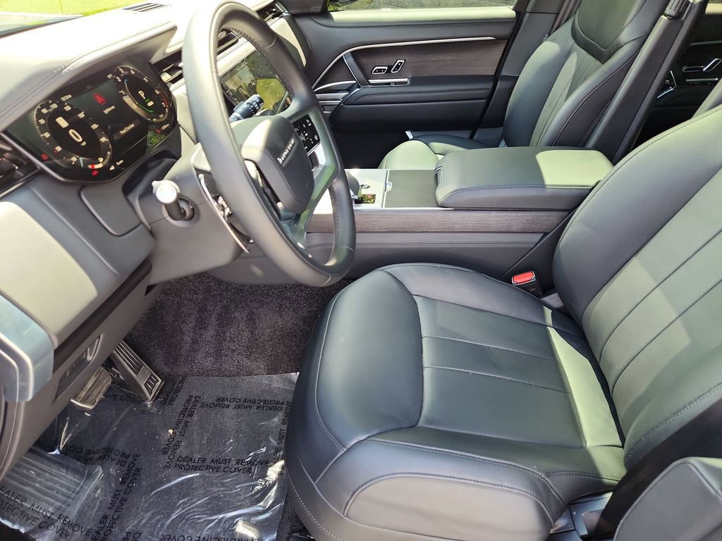 Used 2025 Land Rover Range Rover SE AWD/4WD image 24