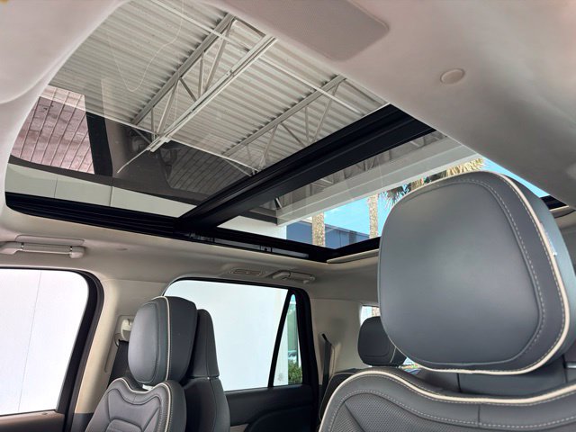 Used 2023 Lincoln Navigator L Black Label AWD/4WD image 32