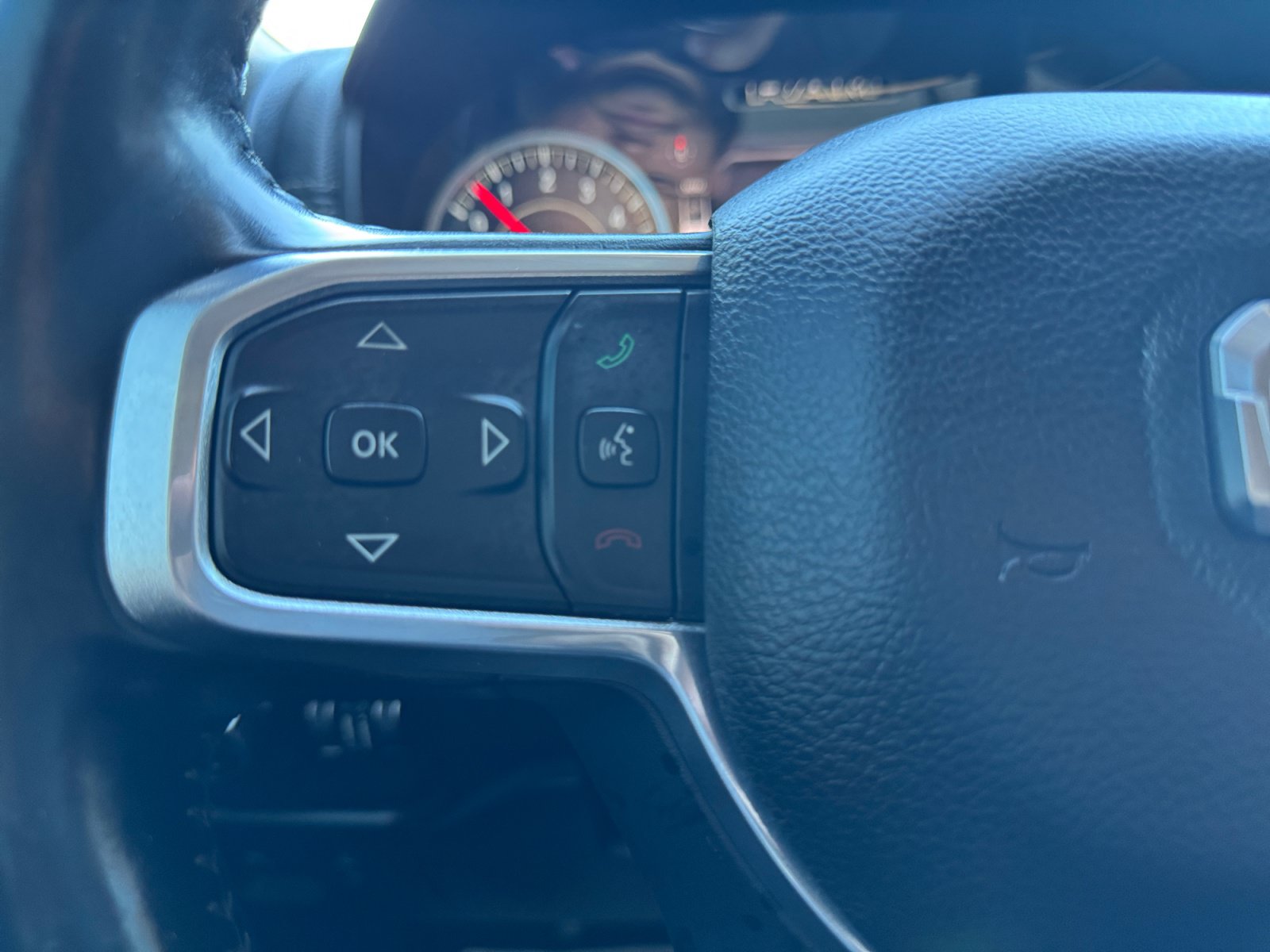 Used 2021 RAM 1500 Laramie w/ Off Road Group AWD/4WD image 16