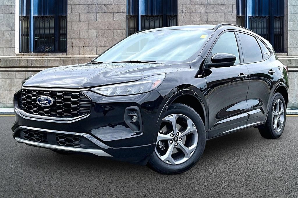 Certified 2023 Ford Escape ST-Line Select w/ Tech Pack #2 AWD/4WD image 2