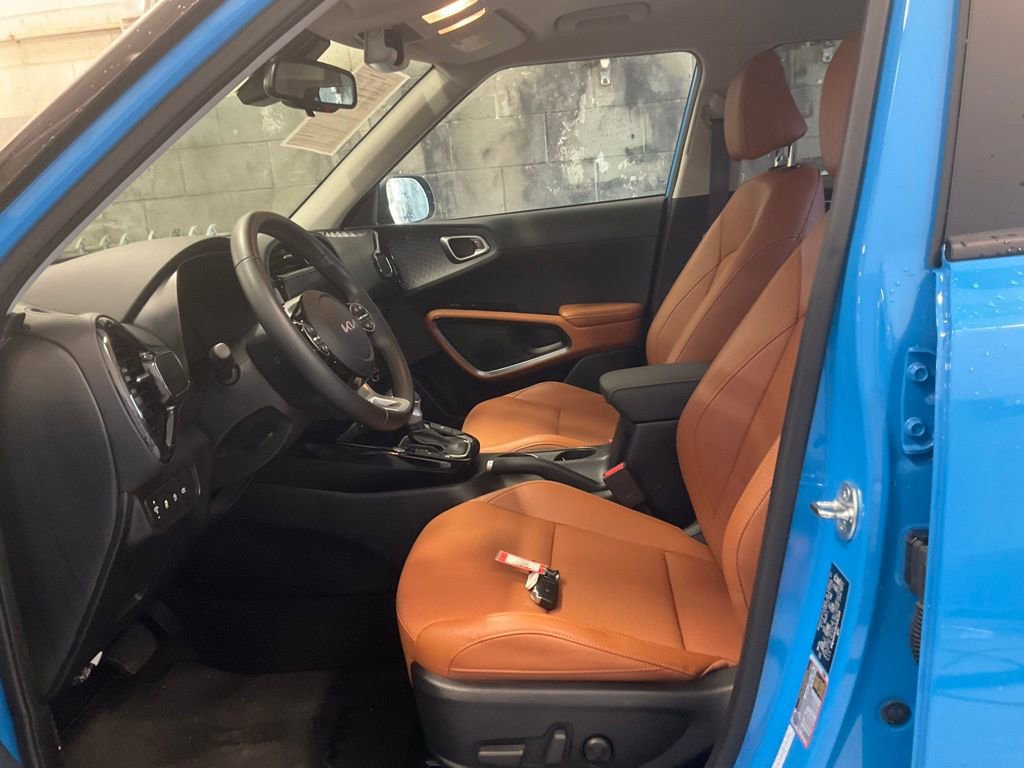 Used 2025 Kia Soul EX FWD image 12