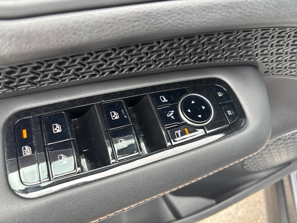 Certified 2023 Nissan Ariya FWD image 20