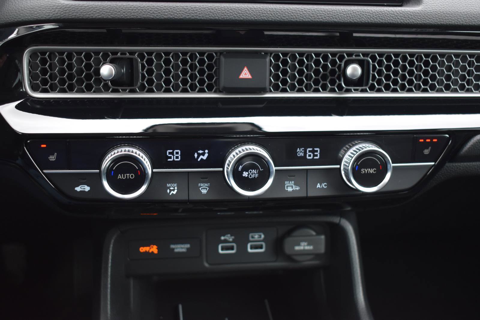 Used 2023 Honda Civic Touring image 9