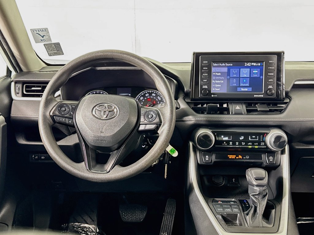 Used 2022 Toyota RAV4 LE AWD/4WD image 12