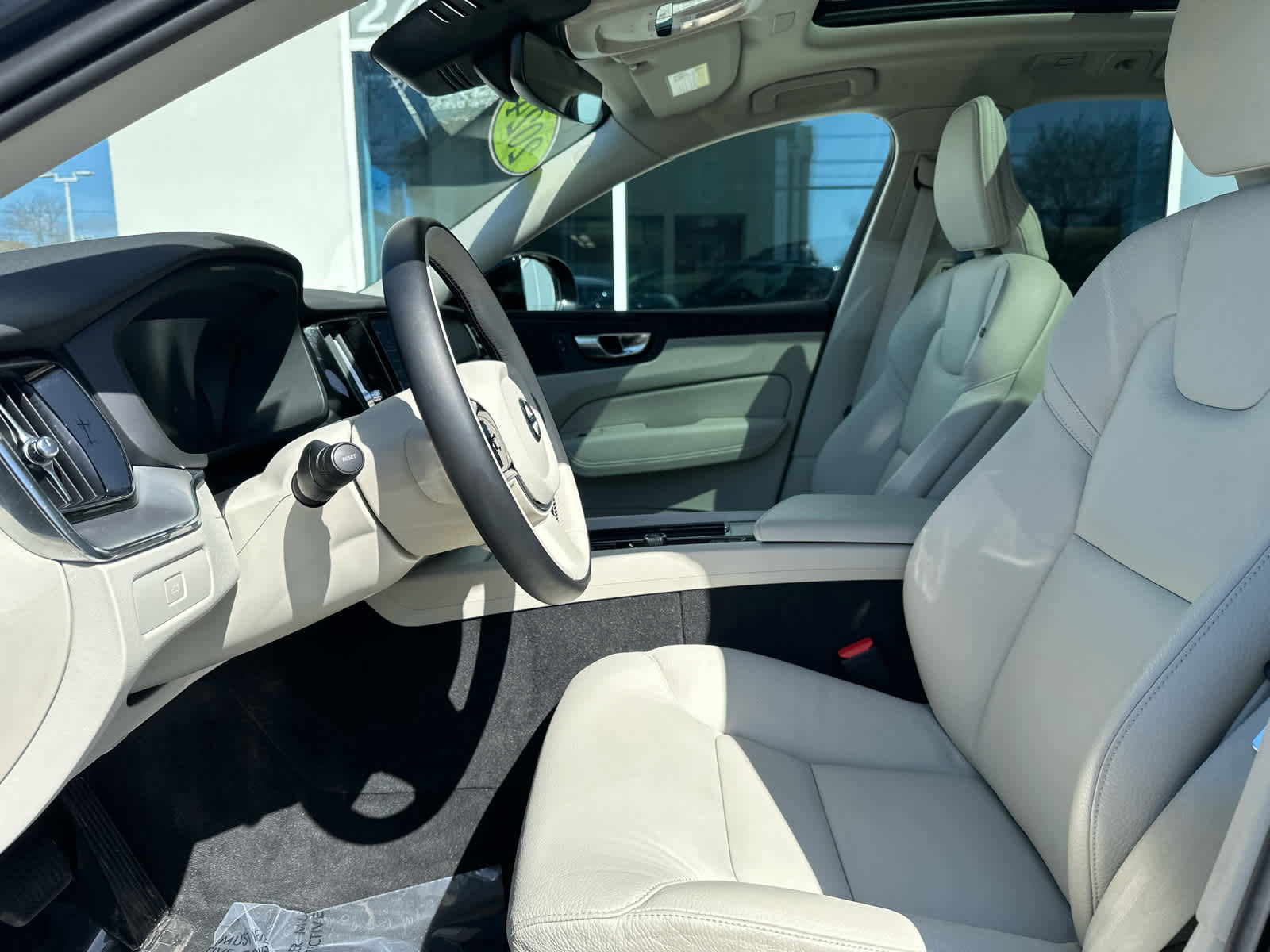 Certified 2024 Volvo XC60 B5 Core AWD/4WD image 10