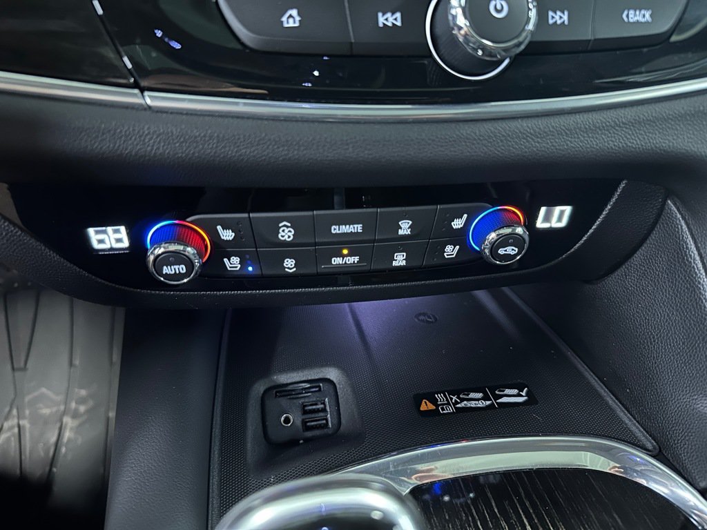 Used 2020 Buick Enclave Avenir w/ Avenir Technology Package AWD/4WD image 16