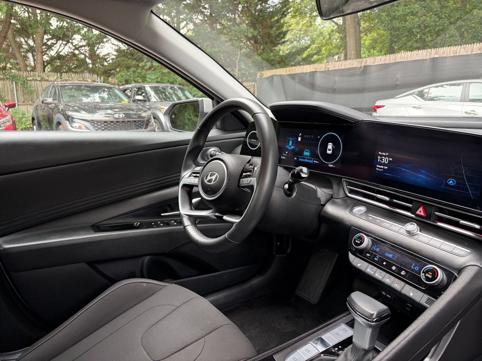 Used 2025 Hyundai Elantra SEL FWD image 29