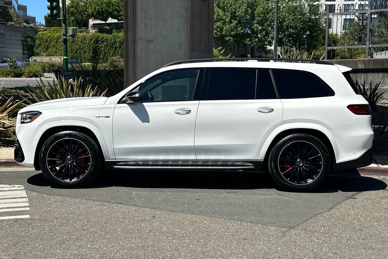 New 2026 Mercedes-Benz GLS 63 AMG 4MATIC image 2