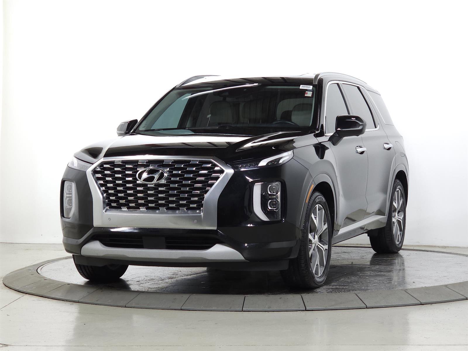 Used 2022 Hyundai Palisade Limited image 3