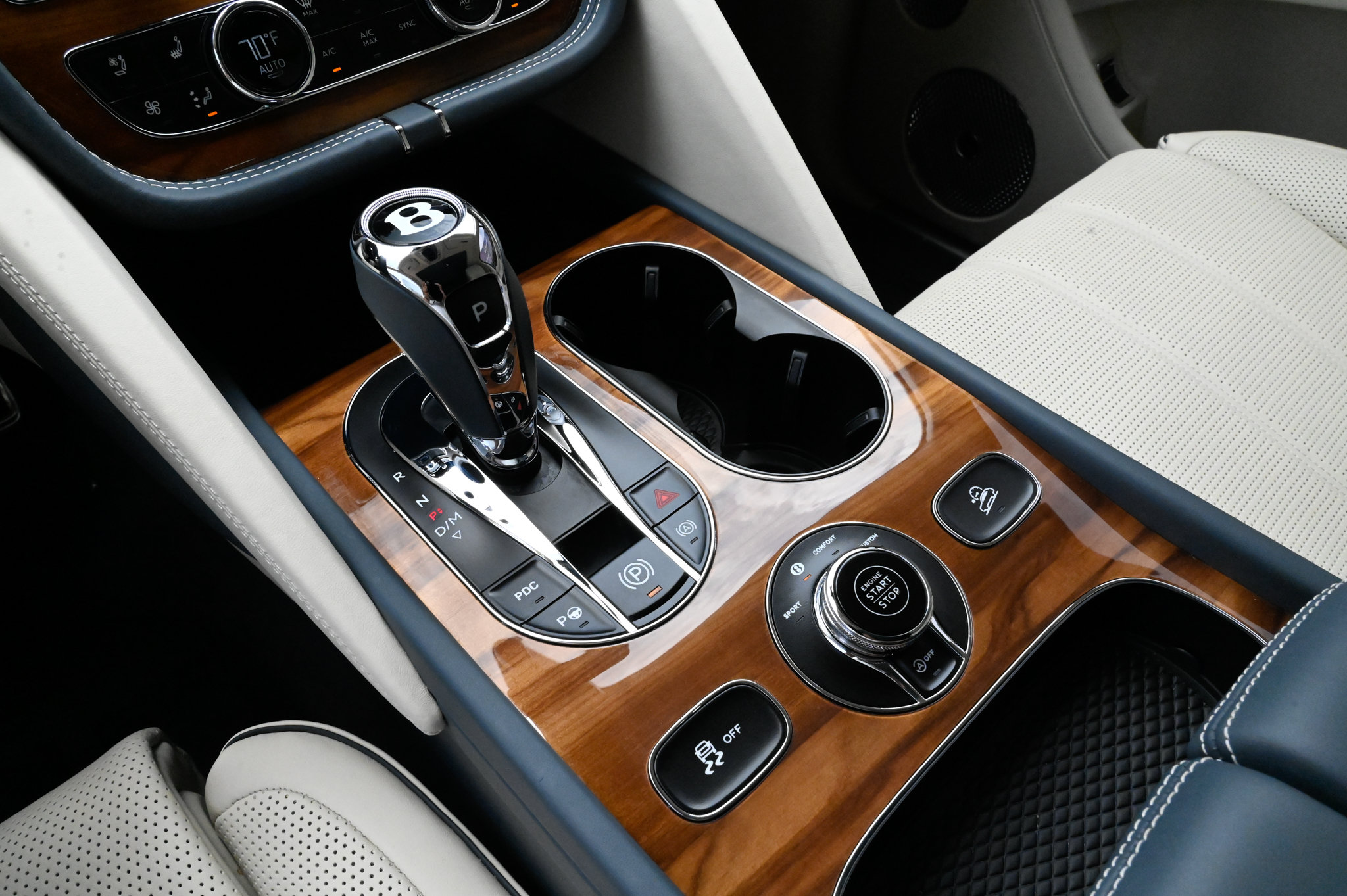 Used 2023 Bentley Bentayga AWD/4WD image 29