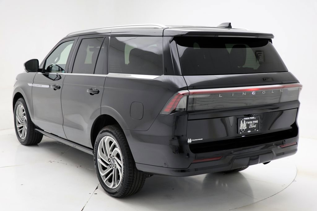 Used 2025 Lincoln Navigator Reserve AWD/4WD image 7